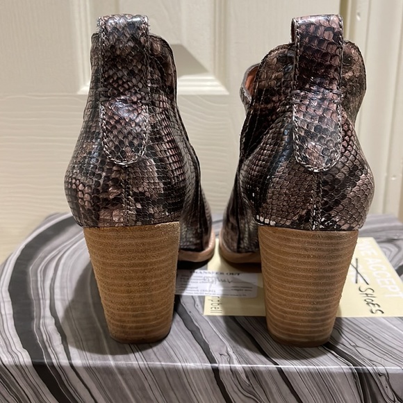 Jeffrey Campbell Rowlan Bootie - Picture 2 of 5